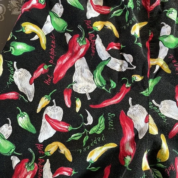 Chili pepper shorts size medium - Picture 2 of 3